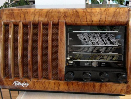 1280px-quadri_unda_radio_545_del_1940_presso_biblioteca_di_dobbiaco
