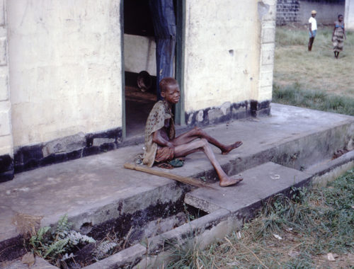 1200px-starving-woman-africa-biafra-nigeria-conflict-famine